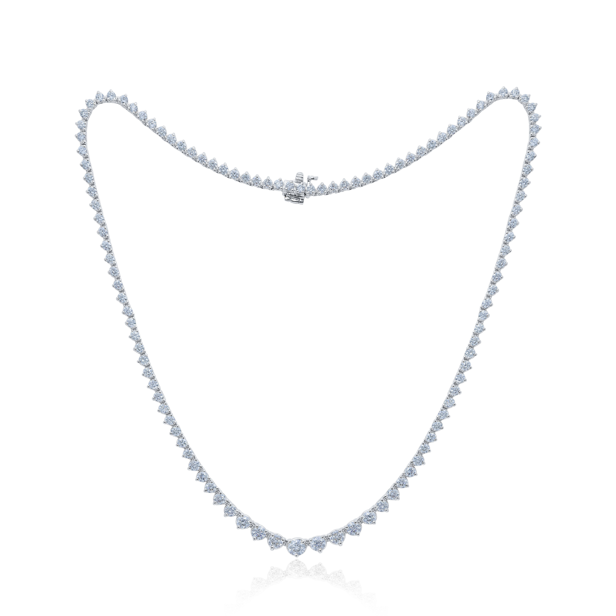 17.45 Cts Graduated Diamond Tennis Necklace
