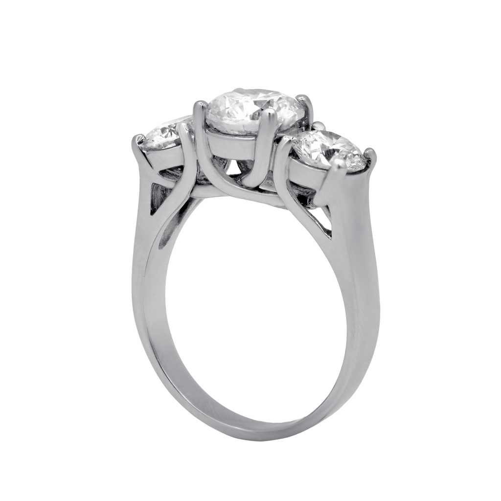 18kt White Gold Round Three Stone Diamond Ring