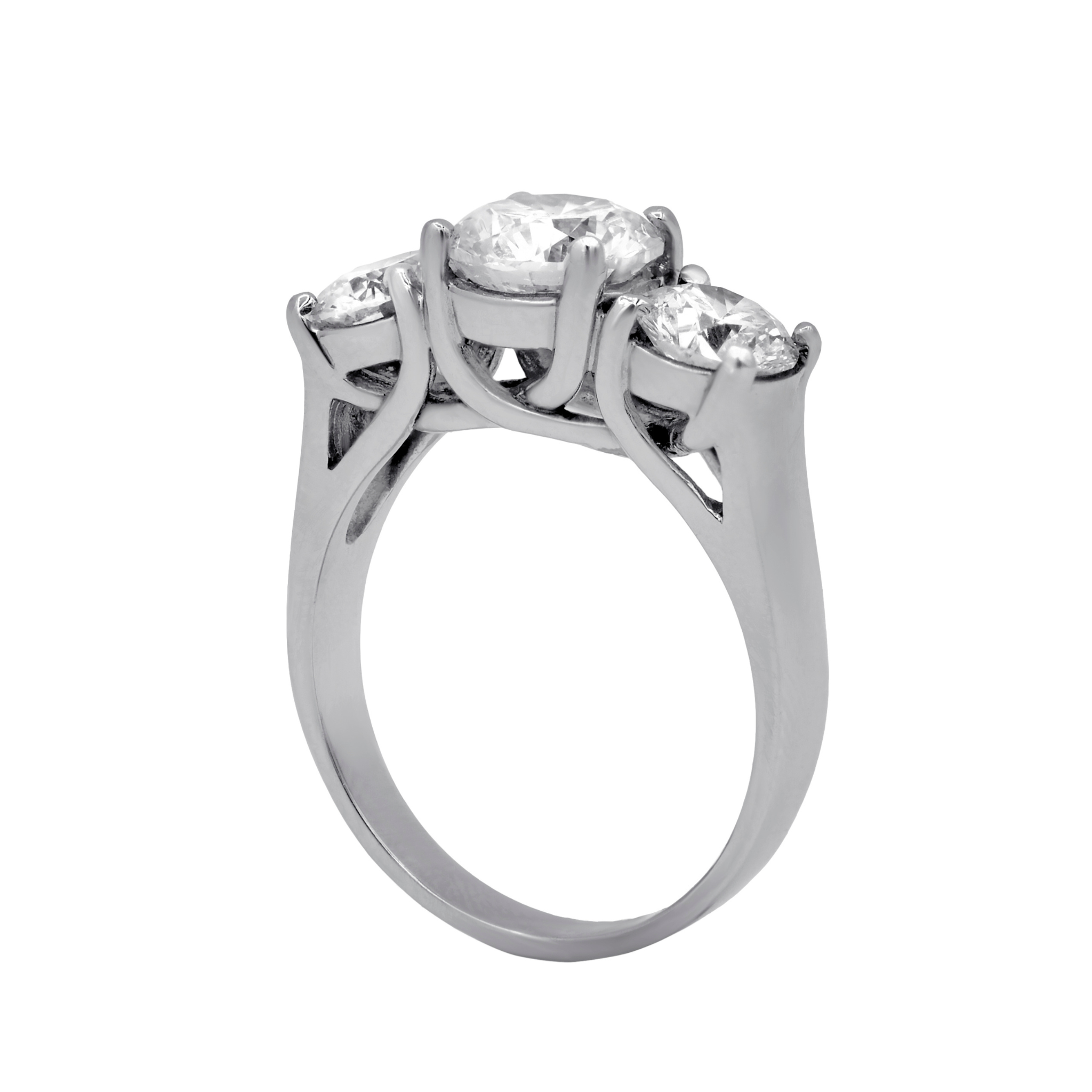 18kt White Gold Round Three Stone Diamond Ring