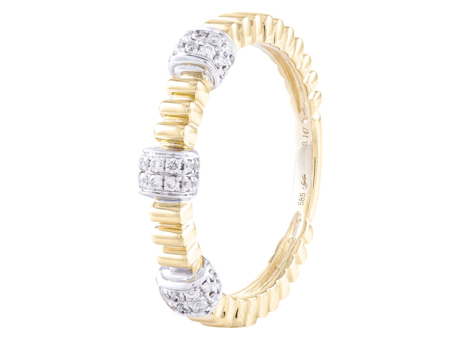 Diamond Ring - 14 KT Yellow Gold