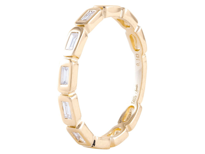Diamond Ring - 14 KT Yellow Gold
