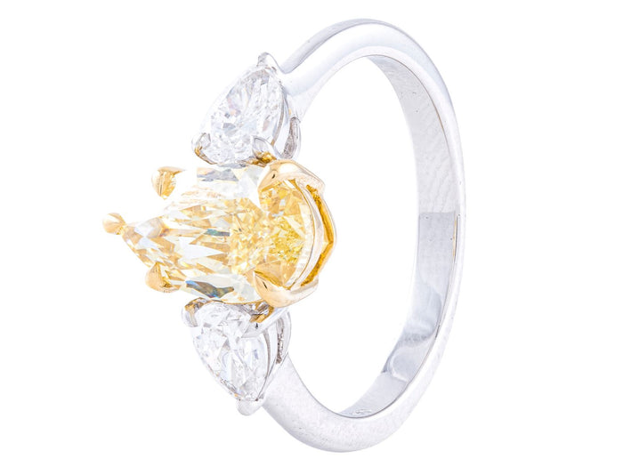 Diamond Ring - 18 KT White Gold