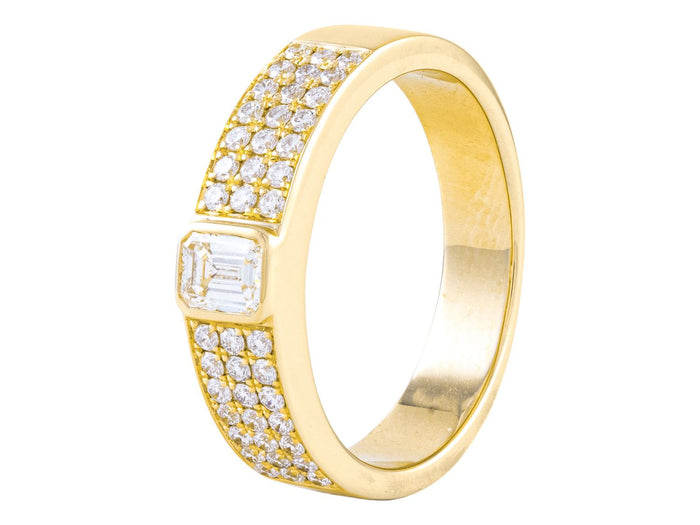 Diamond Ring - 14 KT Yellow Gold