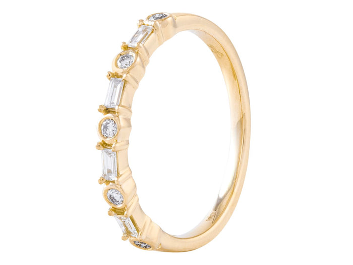 Diamond Ring - 14 KT Yellow Gold