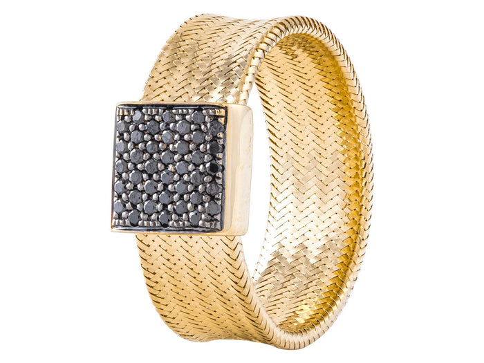 Diamond Ring - 18 KT Yellow Gold