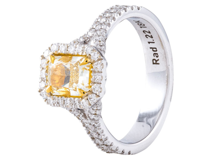 Diamond Ring - 18 KT White Gold