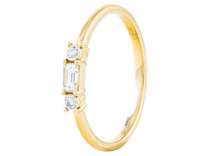 Diamond Ring - 14 KT Yellow Gold