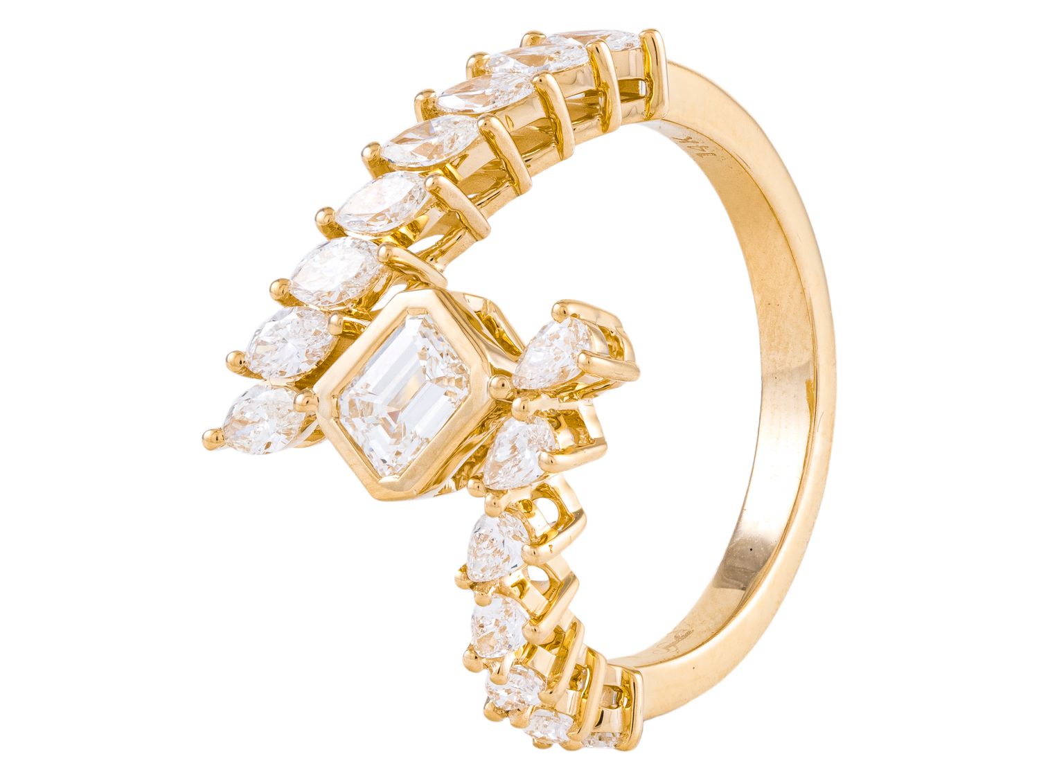 Diamond Ring - 14 KT Yellow Gold