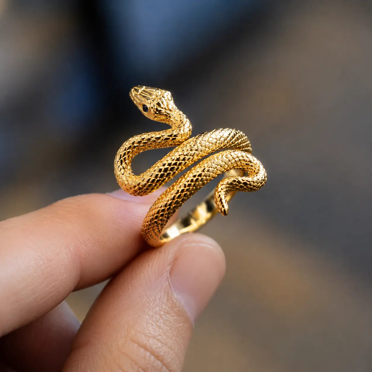 Cleopatra ring in Gold