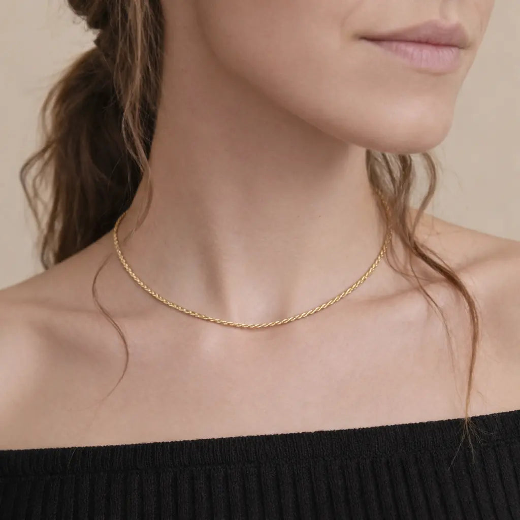 Elegant Twist Necklace Yellow Gold