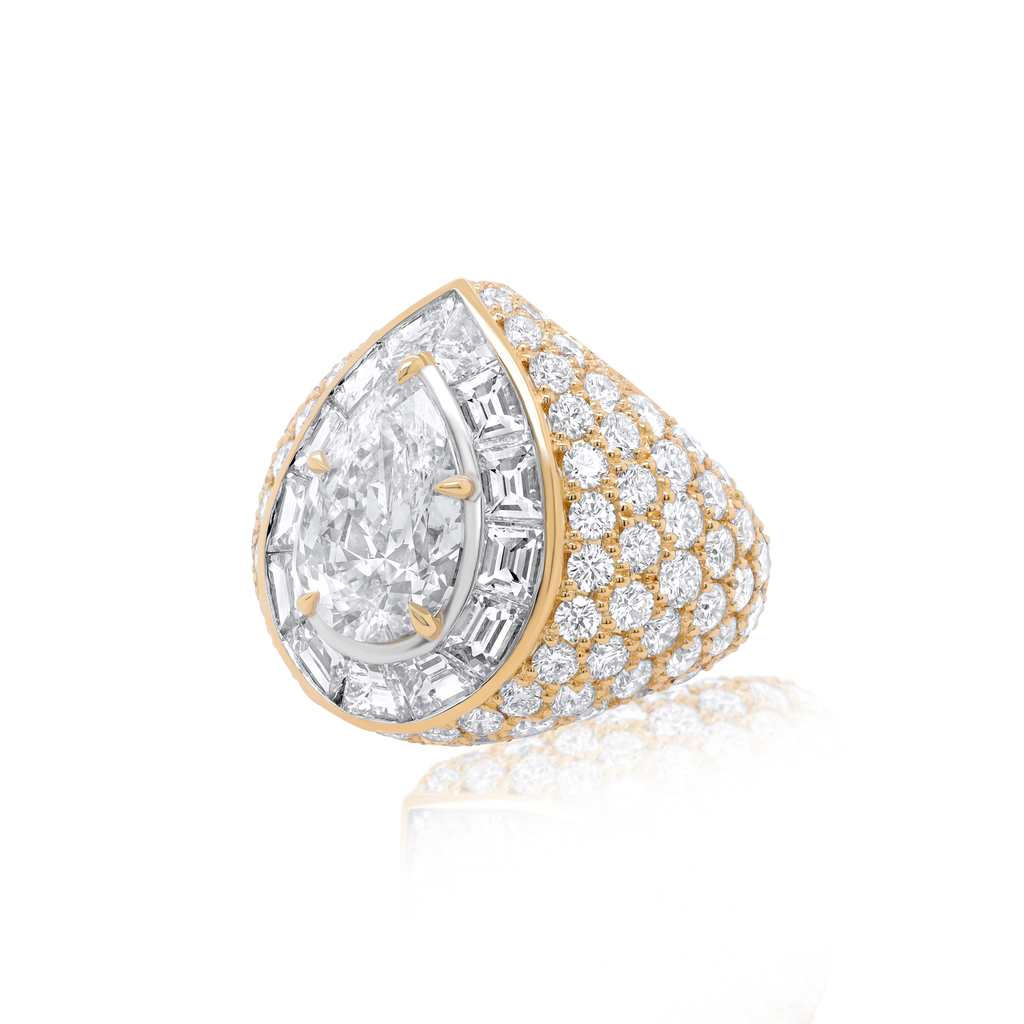 18kt Yellow Gold Pear-Shaped White Diamond Pave Ring
