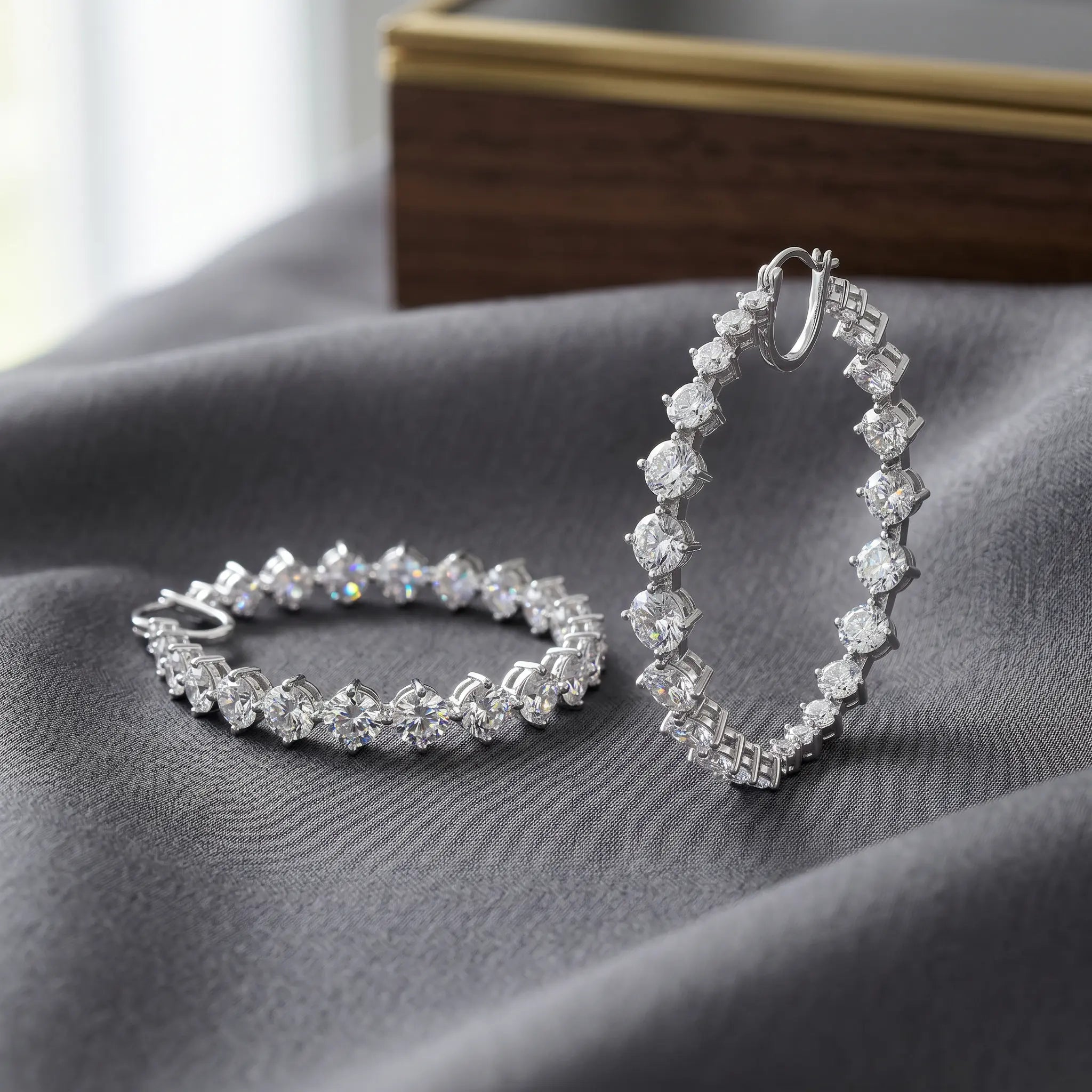 Manhattan Hoop Earrings in Platinum