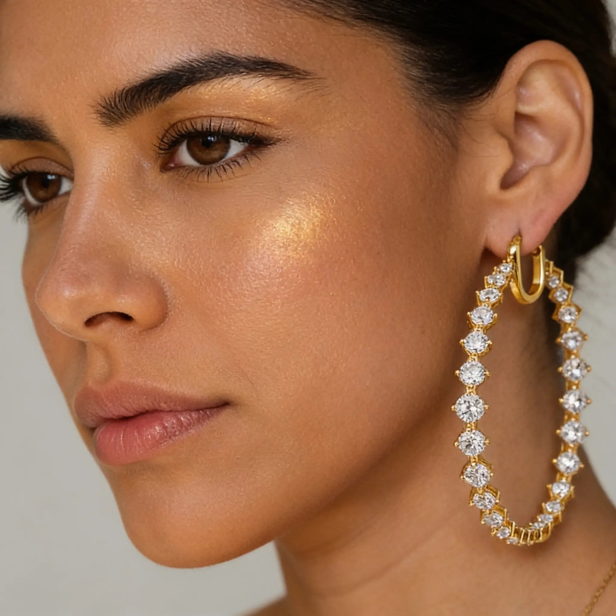 Manhattan Hoop Earrings in Yellow Gold