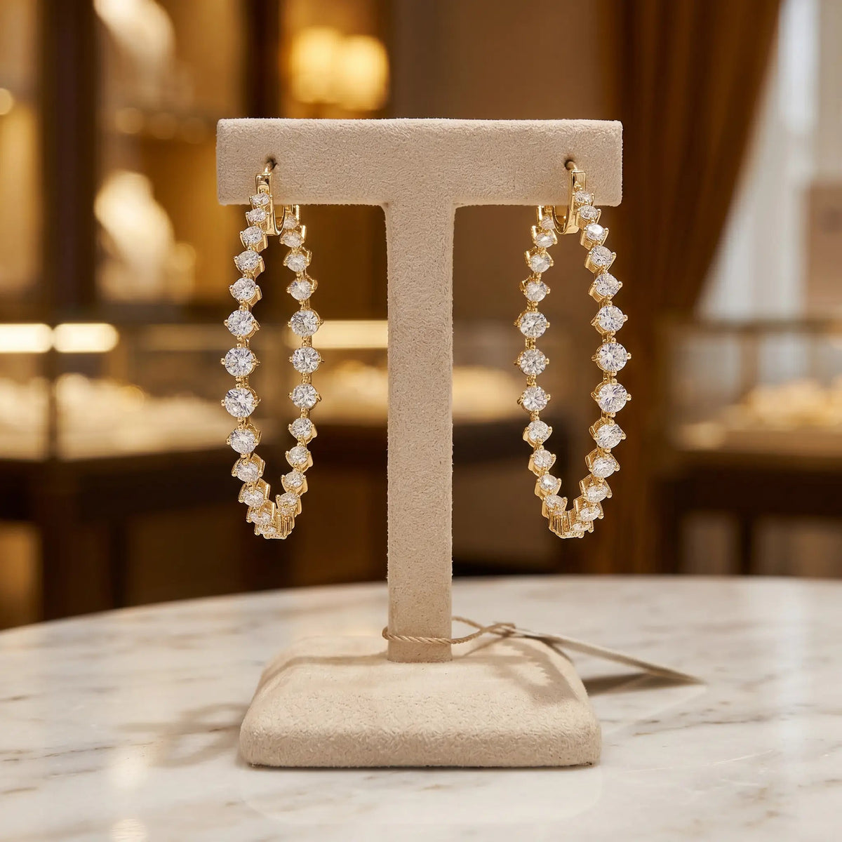Manhattan Hoop Earrings in Yellow Gold