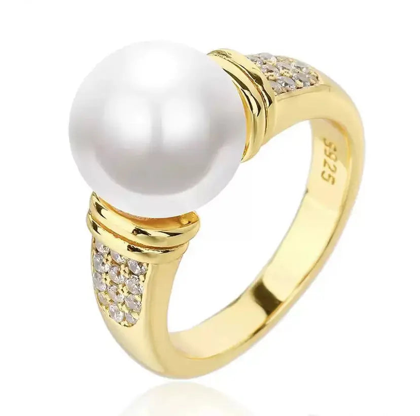 Pearl Ring in Gold