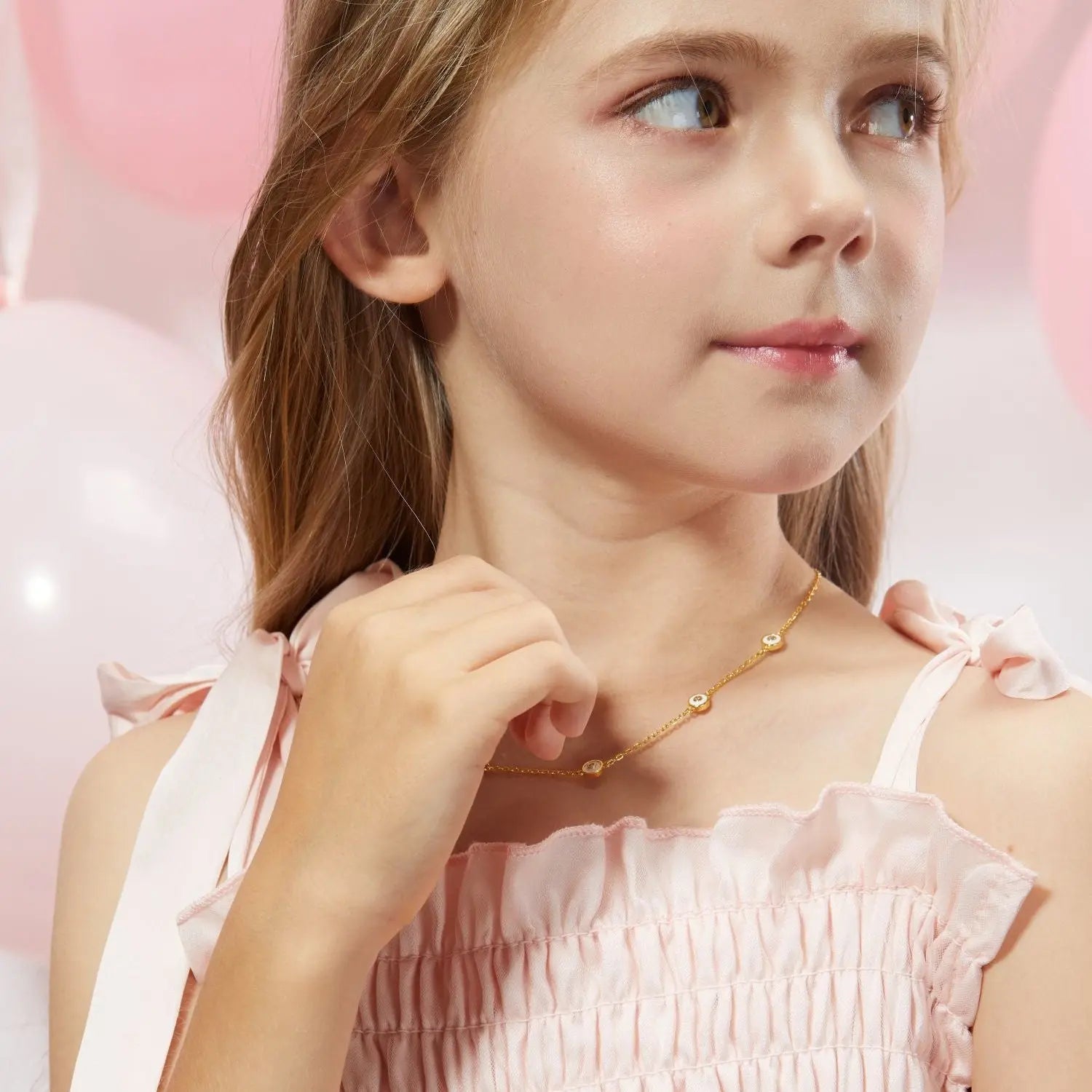 Petit Bubble Necklace in White
