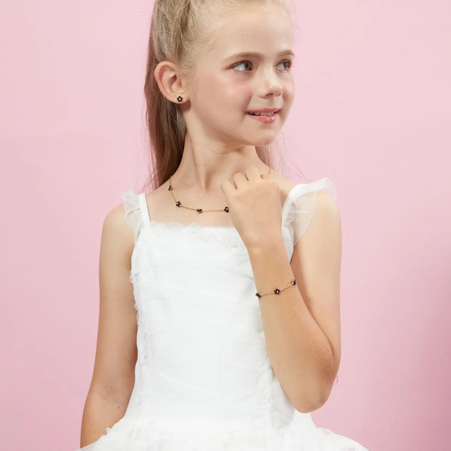 Petit Daisy Black Bracelet