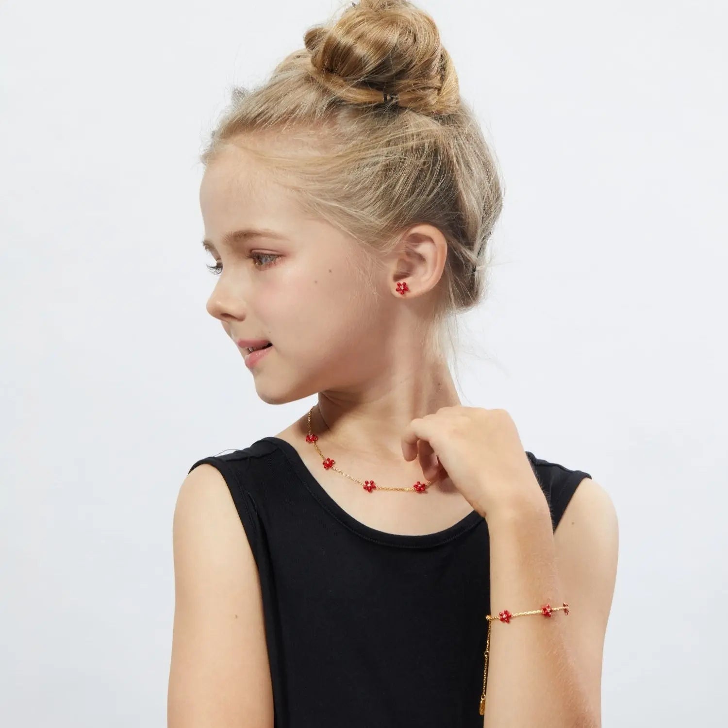 Petit Daisy Red Earrings