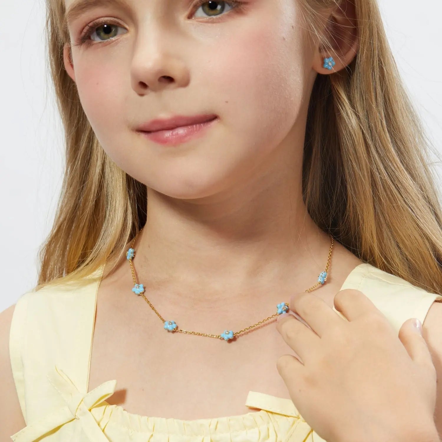 Petit Daisy Sky Blue Necklace