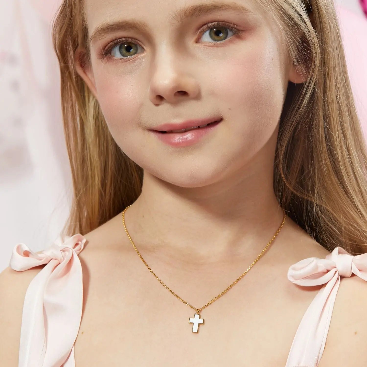 Petit Faith Necklace in White