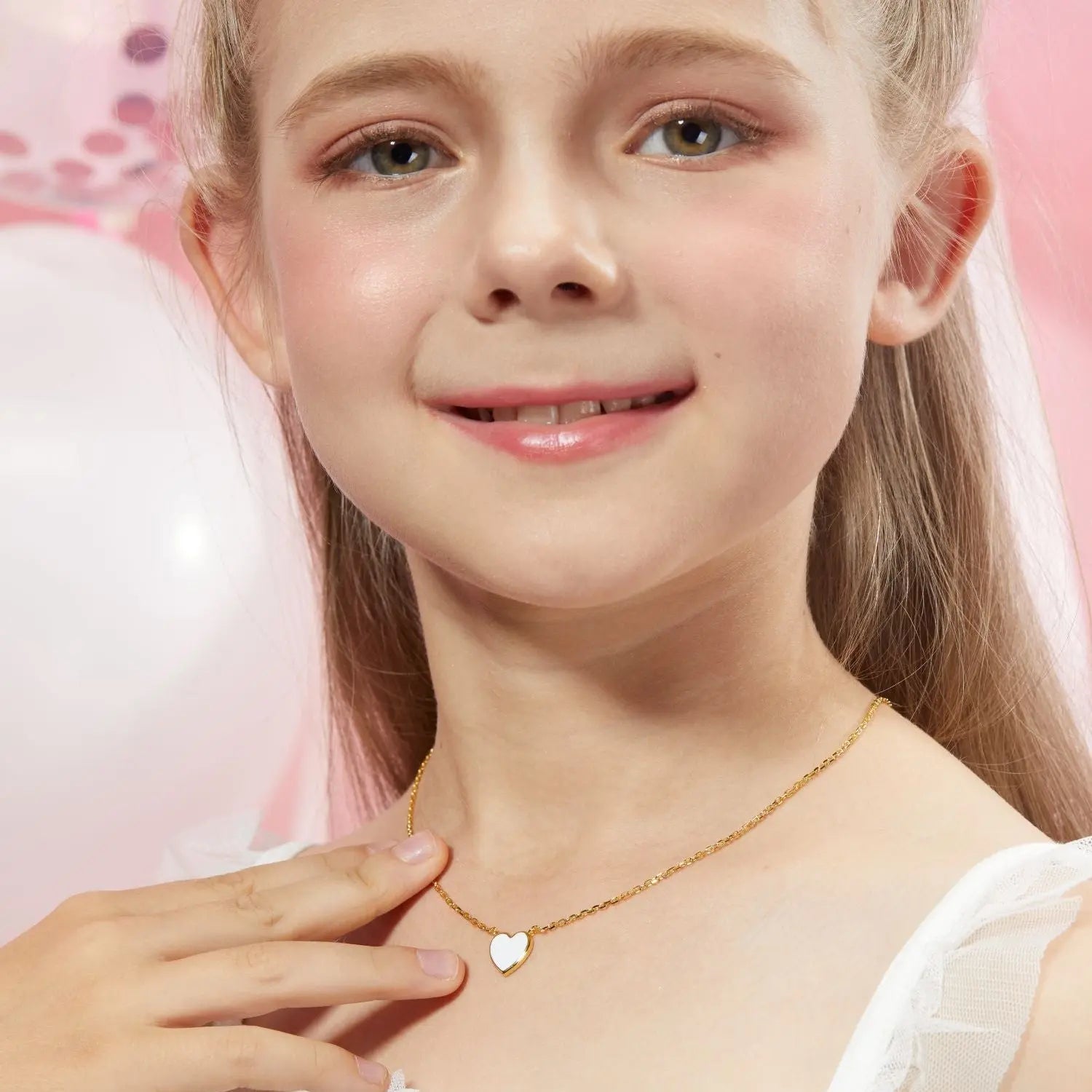 Petit Love Necklace in White