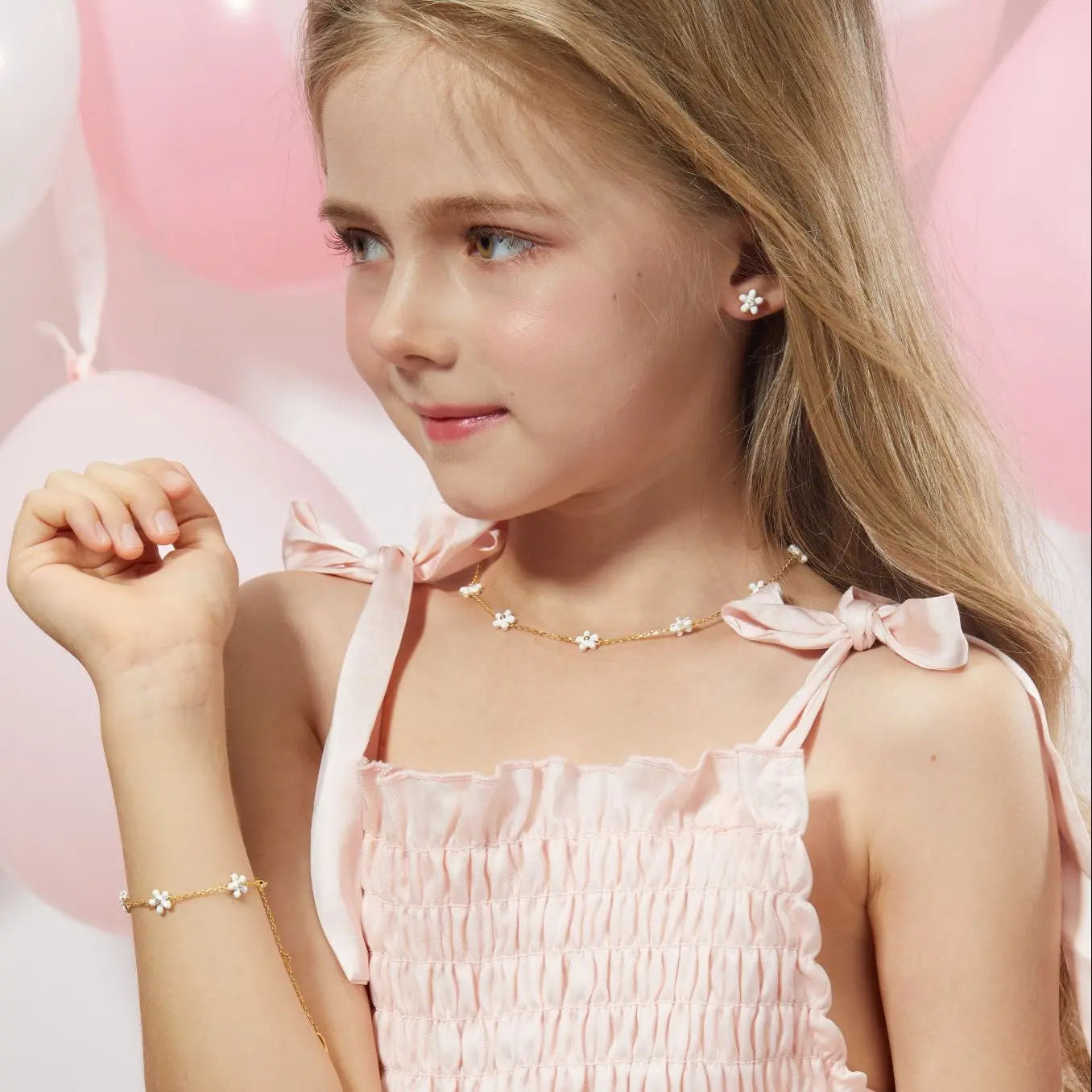 Petit Rosie Earrings in White