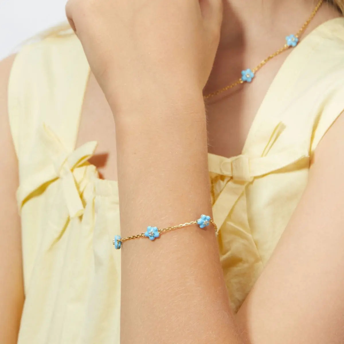 Petit Sky Blue Daisy Bracelet
