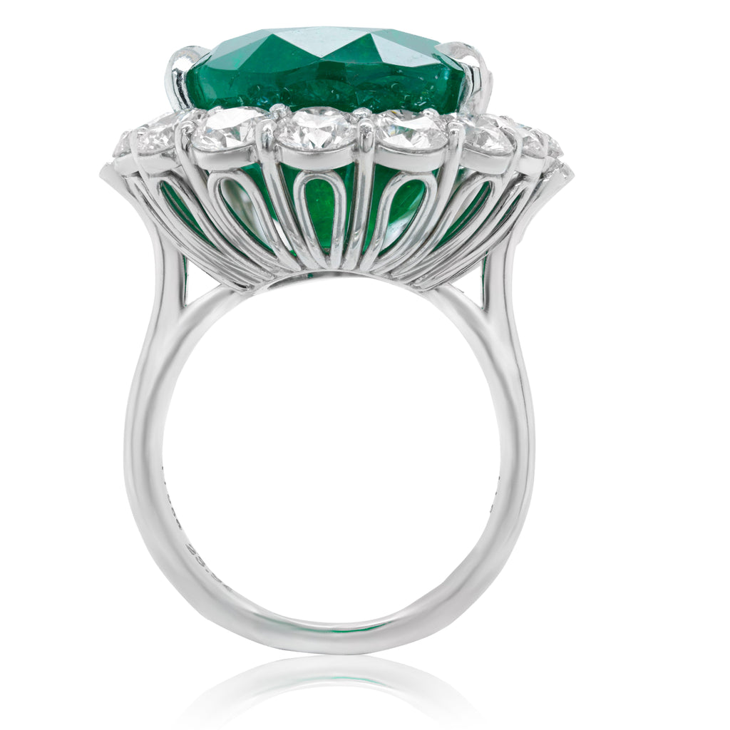 Oval Cut Emerald Halo Round Diamonds Ring