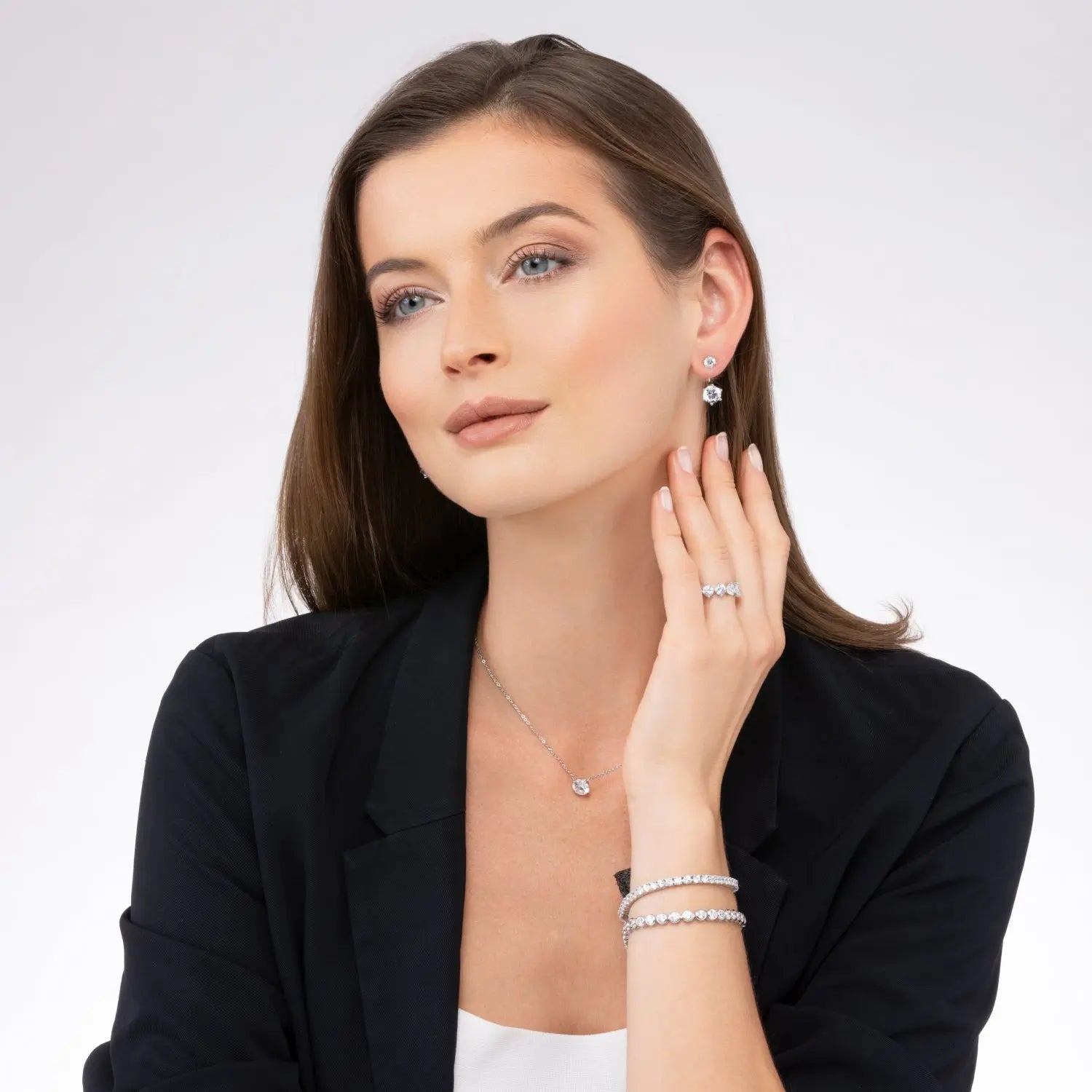 Reflejo 2.50 Carat Earrings Studs and Jackets Set