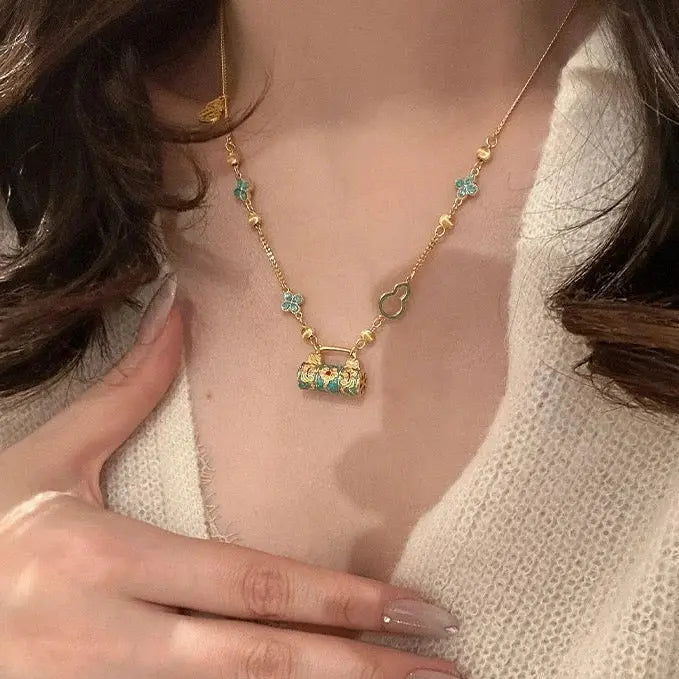 Rue de Paris Necklace