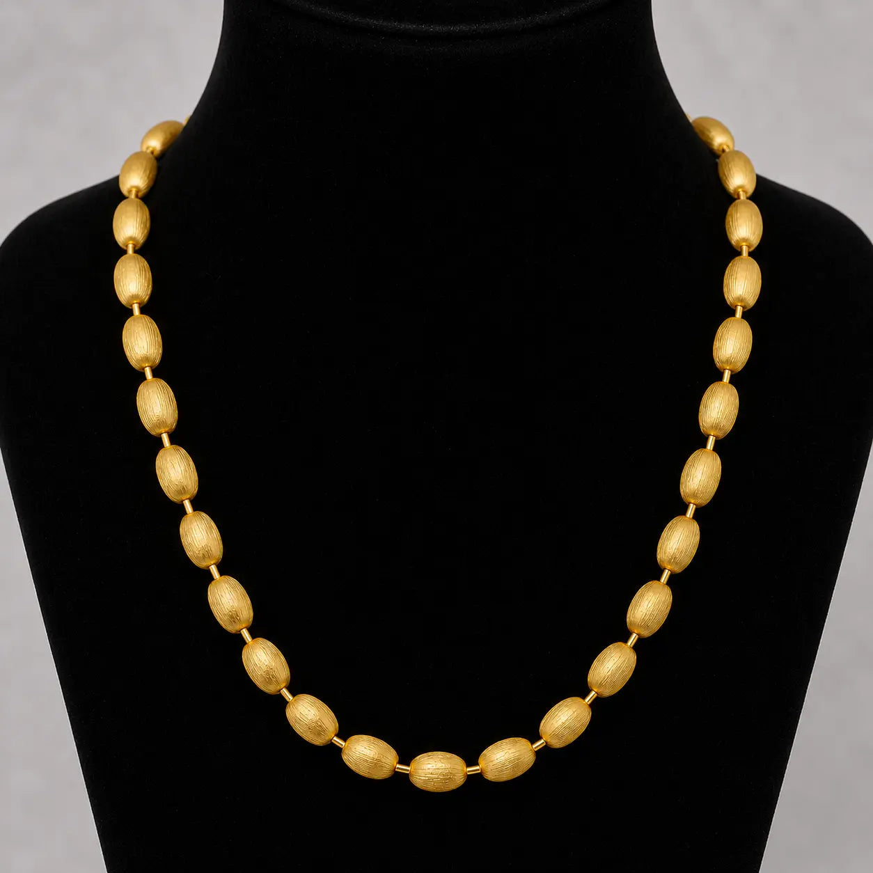 Saffron Choker in Gold