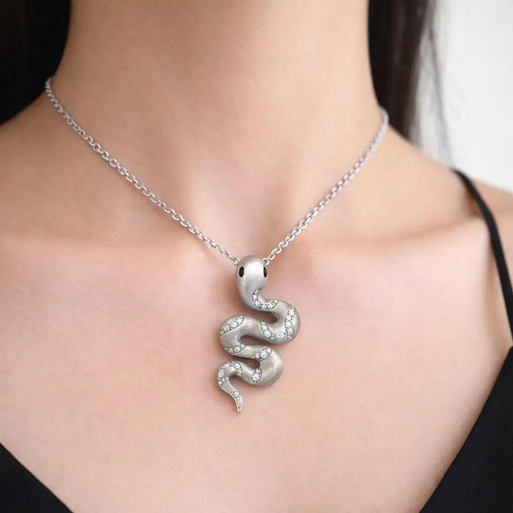 Serpentina Necklace in Platinum