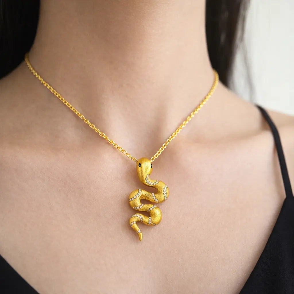 Serpentina Necklace in Yellow Gold