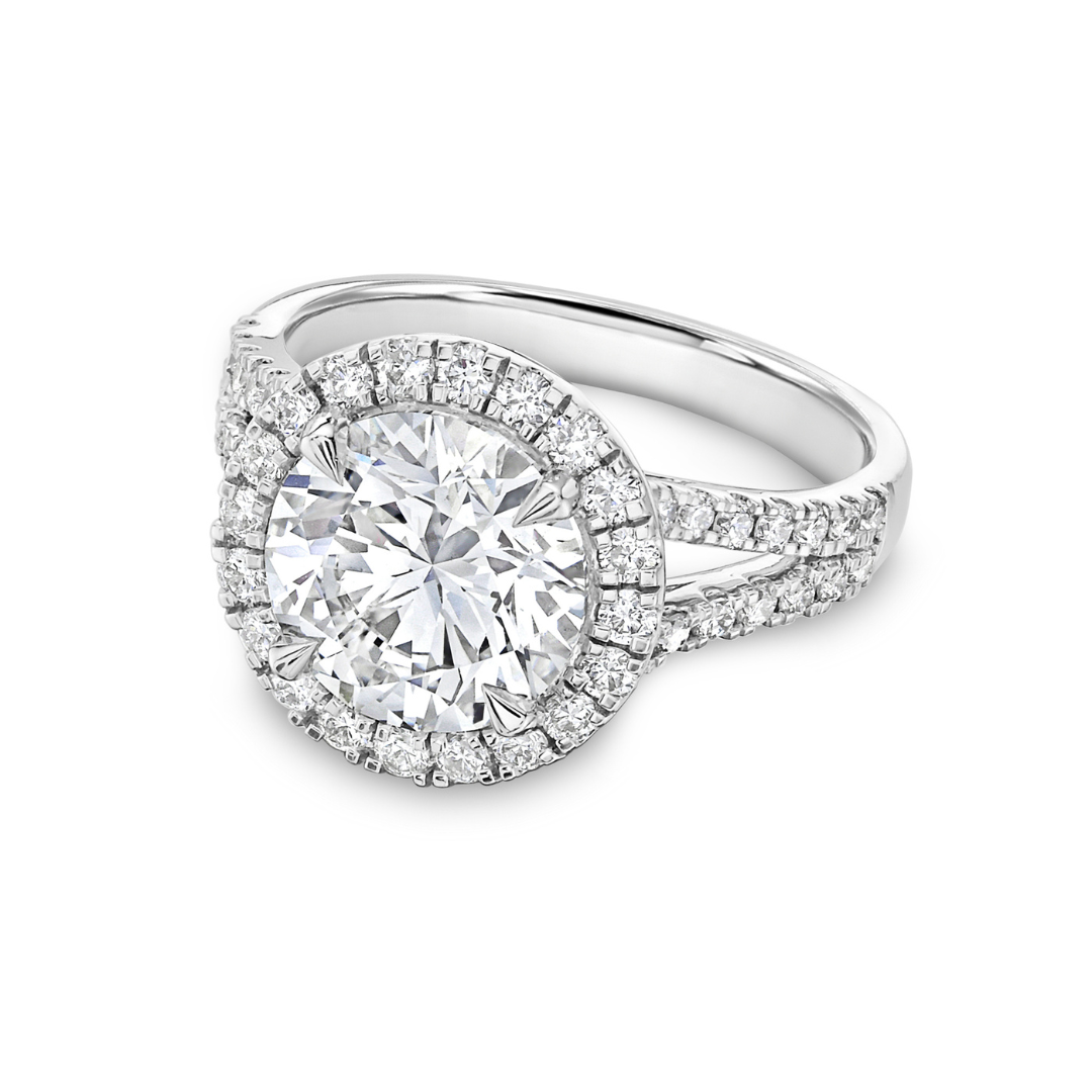 Lab-Grown Round Halo Diamond Engagement Ring