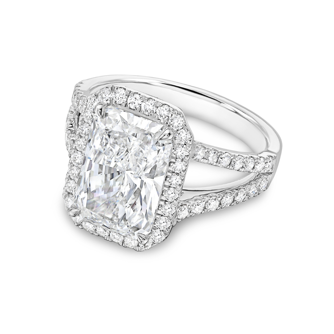 Lab-Grown Radiant Halo Diamond Engagement Ring, 18K Gold