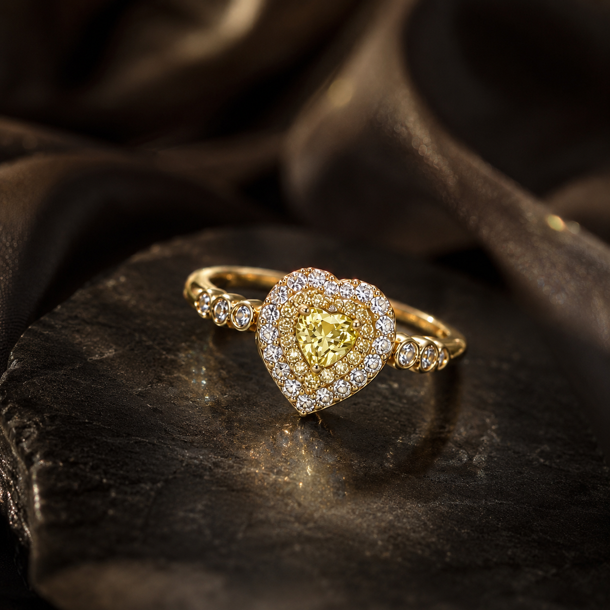 Sunny Heart Halo Ring